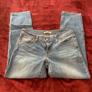 Levi’s cropped jeans boyfriend style